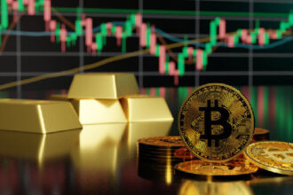 Gold set the best newest ever while Bitcoin was falling: What's going on?