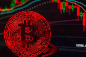 What was the main reason for the decline of Bitcoin? What do experts expect in the next few days?