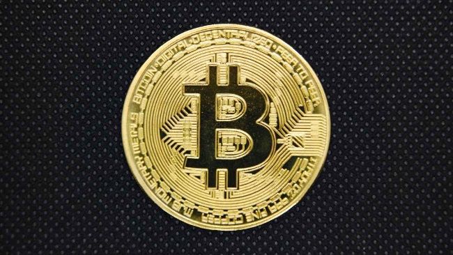 Bitcoin closes daily prices below 50mA - a final bear signal?
