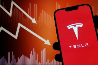 Stocks stumble and bitcoin continues