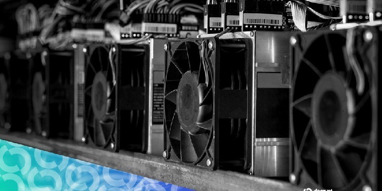Bitmining Stocks Surge after Bitcoin, Dogecoin Miner reveals $300 Million Solana Pivot