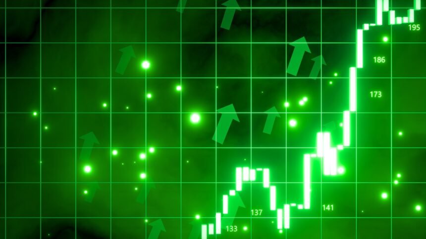 Cryptocurrencies turn green as RaveDAO takes the lead
